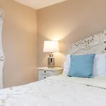 2 Bed In Oc-a30987 *