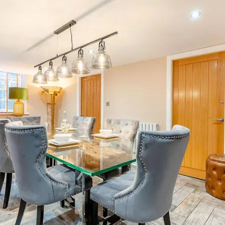 The Admirals - * Whitby