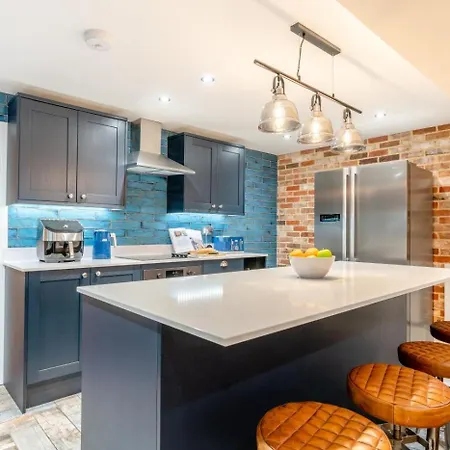 The Admirals - * Whitby